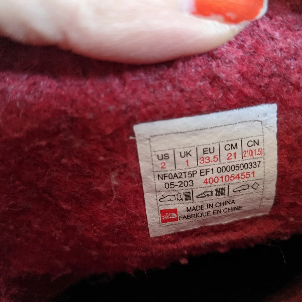The North Face youth Alpenglow IV boots size 2
